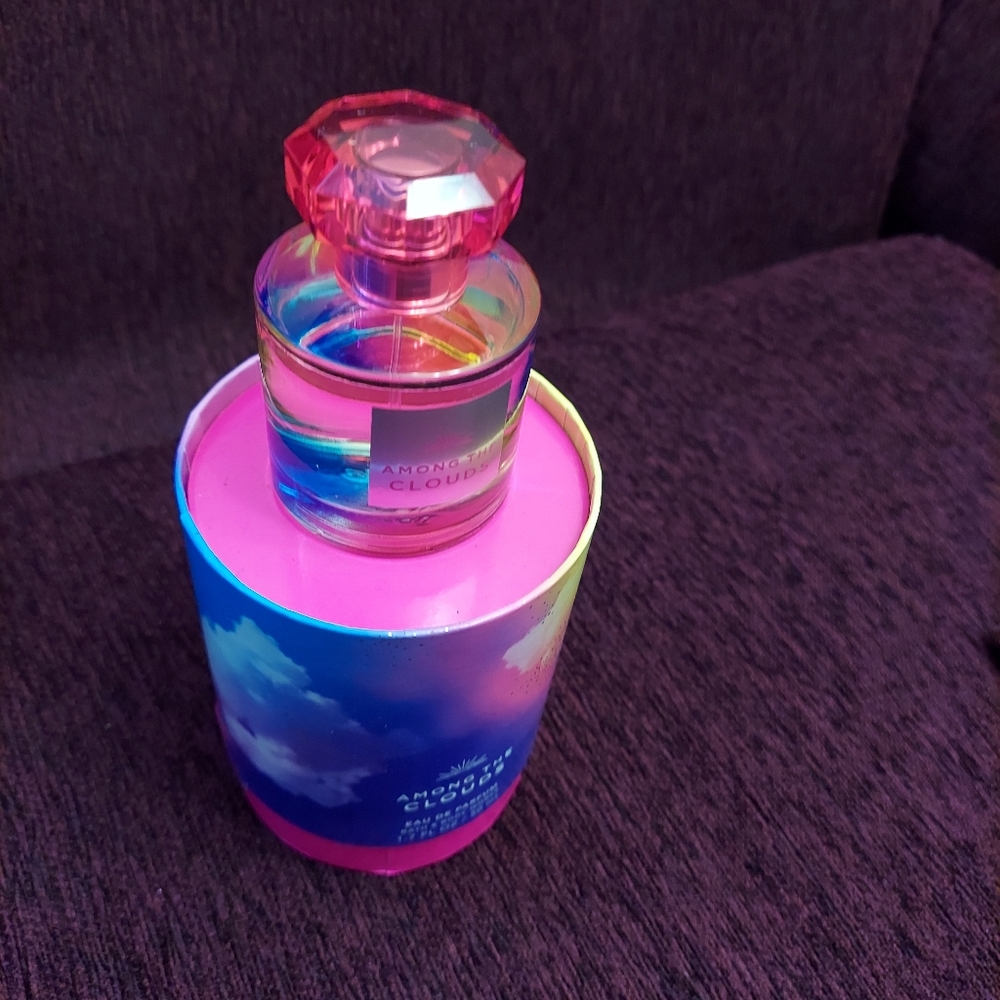 Among the clouds perfume by bath and body works - Picture 3 of 3